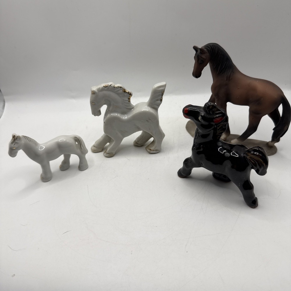 VTG‎ Lot Of 4 ceramic Horse Figurines Japan MCM Knick Knack